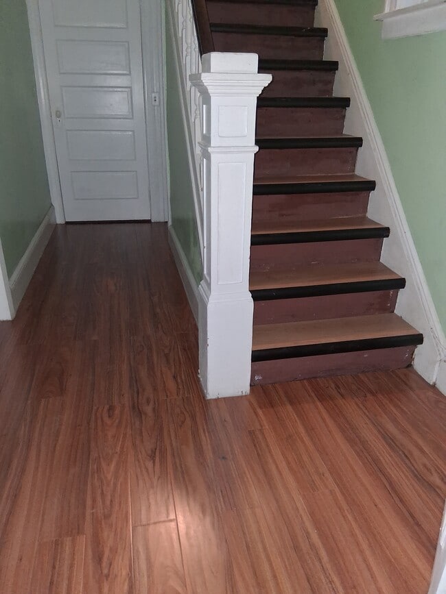 Building Photo - 33 Center St Unit 1