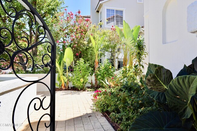 Photo - 6072 Mandeville Pl