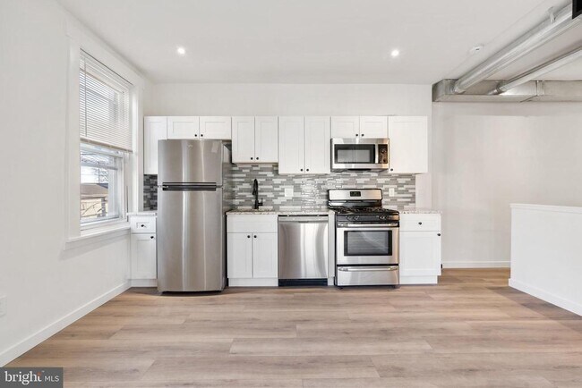 Building Photo - 1232 S 26th St Rental