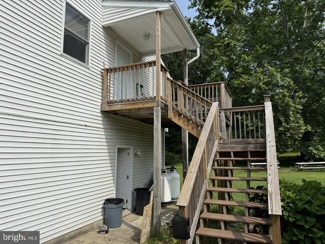 Building Photo - 221 Llewelyn Ln Unit 1 Rental