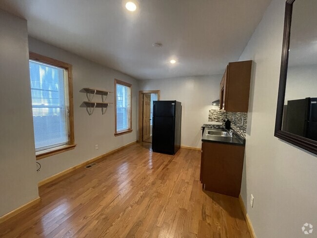 Building Photo - 329 N Preston St Unit 1 Rental