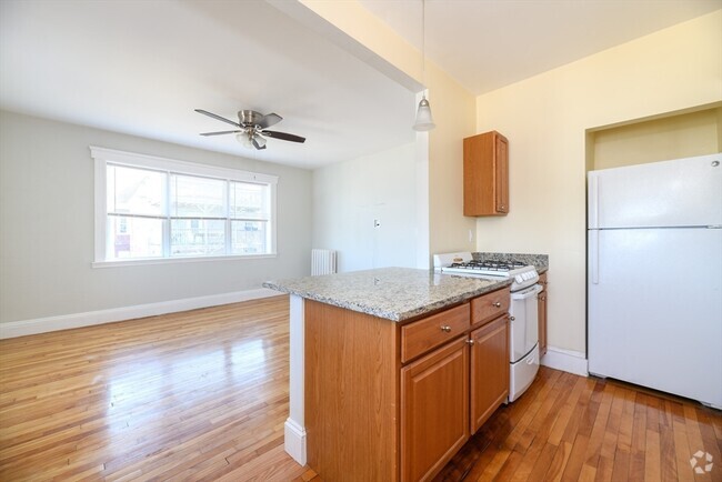 Building Photo - 5 Sherborn Ct Unit #8 Rental