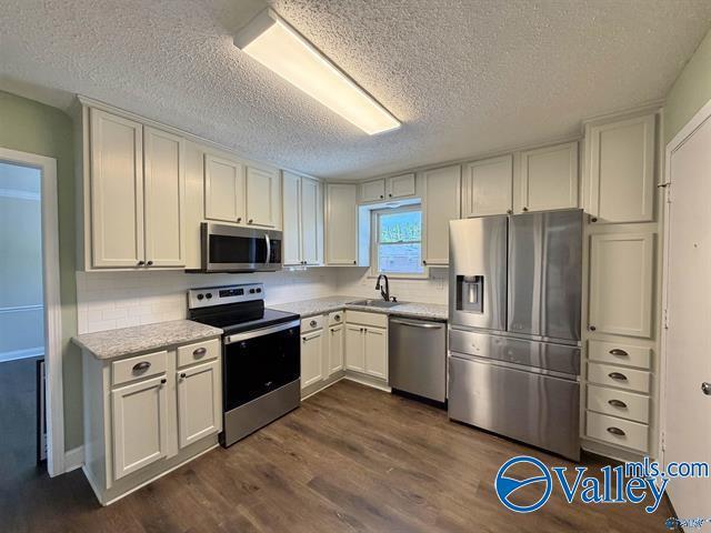 Building Photo - 1208 SE Willowbrook Dr Unit C
