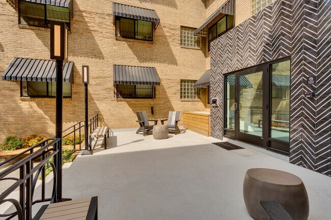 Photo - 611 East 11th