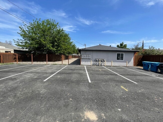 4357 College Way Unit 4