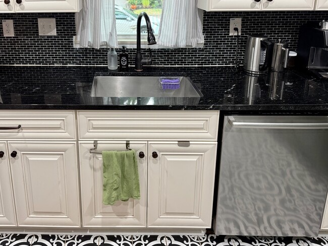 Photo - 72 Loaldo Dr