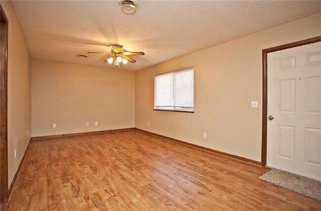 Photo - 311 Willow Ave