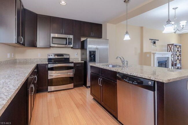 Photo - 1263 W 74th St.