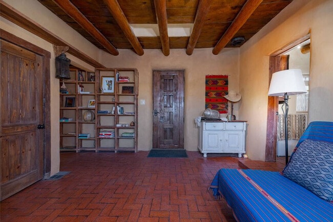 Building Photo - 824A Canyon Rd Unit ID1313833P