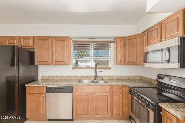 Photo - 3823 W Lawrence Rd