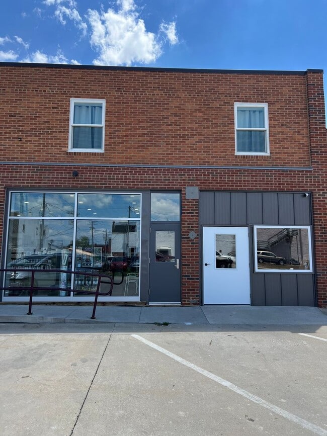 Building Photo - Wells Unit Apartment B