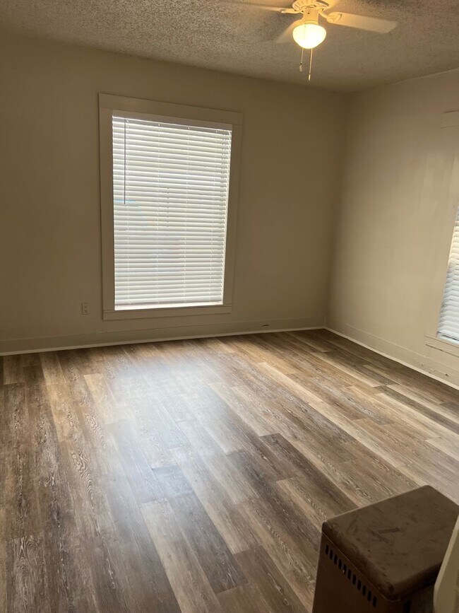 Photo - Large 3/2 Home in Sweetwater with Shop