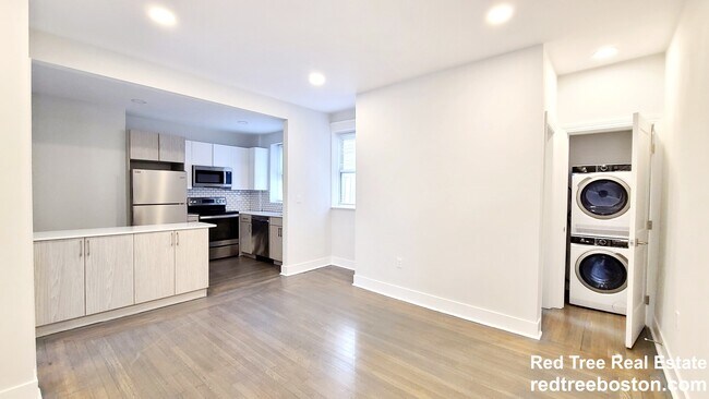 Building Photo - 108 Jersey St Rental
