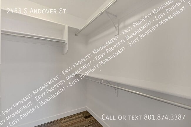 Photo - 2453 Andover St