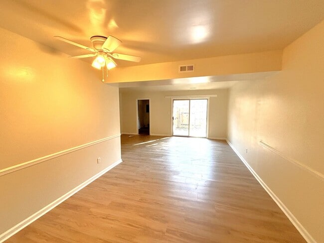 Photo - 3 bedroom/ 1.5 bathroom- Courthouse Green