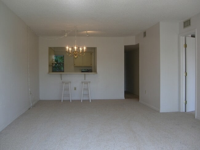 5537 Sea Forest Dr Unit 104