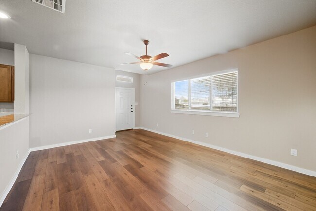 Photo - 9709 Grosbeak Ln