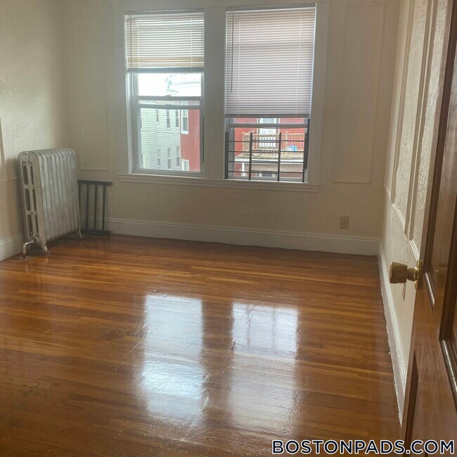 Photo - 19 Mora St Unit 6