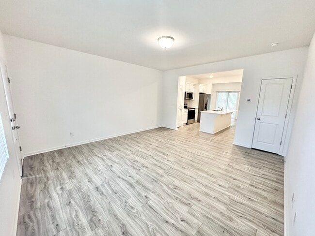 Photo - beautiful 2 br 2.5 ba townhome with covered front porch close to I-85