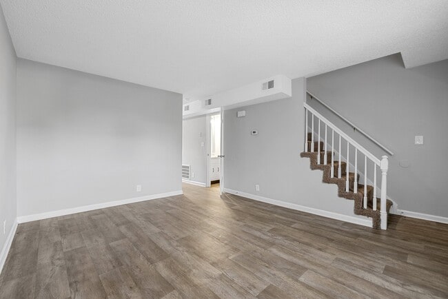 813 Golf View Pl