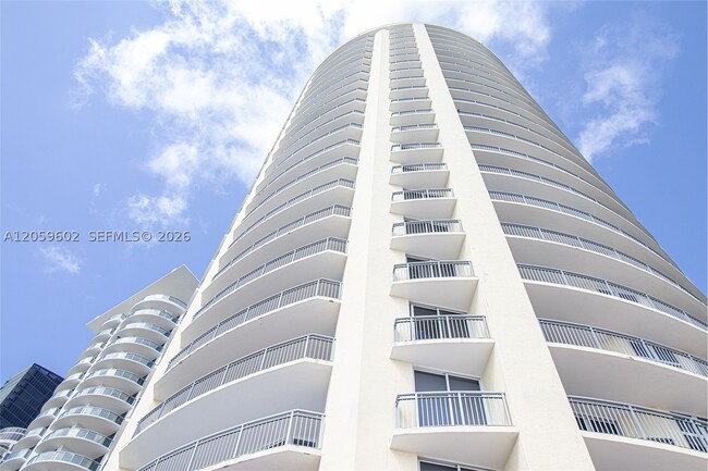 Building Photo - 17375 Collins Ave Unit 701