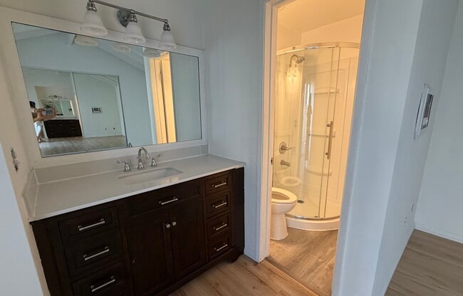 Photo - 1921 Harriman Ln Unidad #2