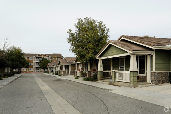 Raincross Cottages