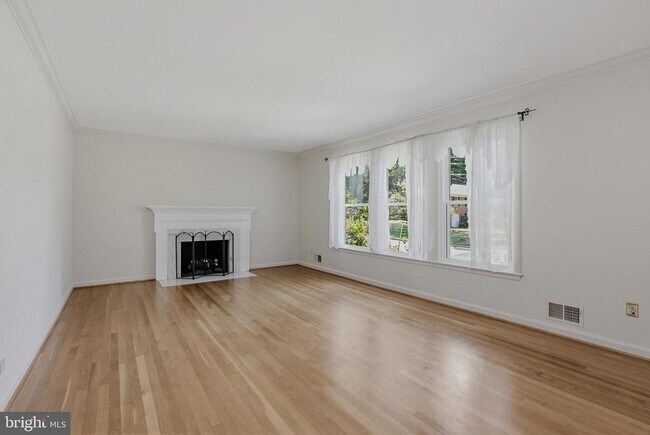 Photo - 7607 Maryknoll Ave