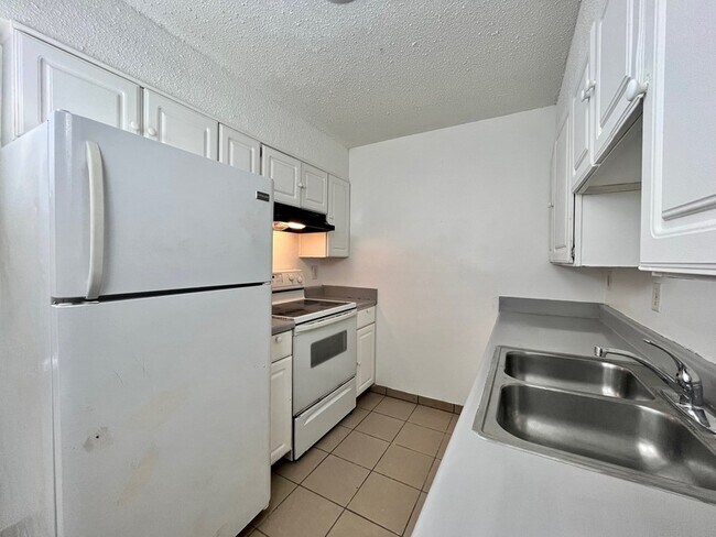 Photo - 2420 Delavan Ave