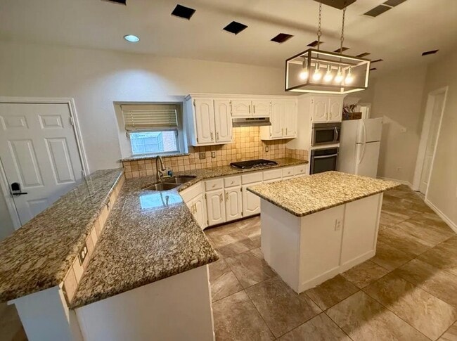 Photo - 610 Butternut Dr