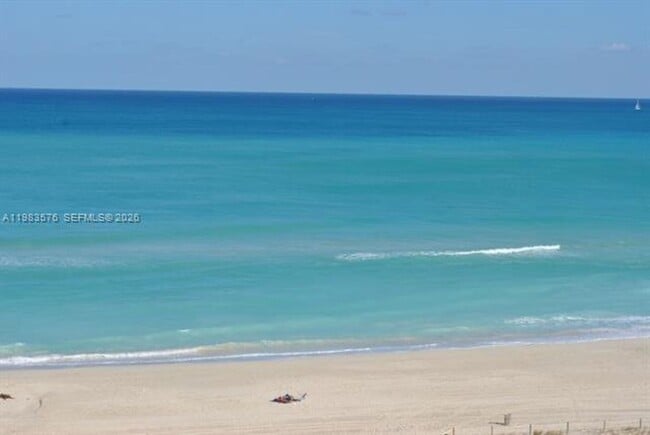 Building Photo - 6039 Collins Ave Unit 6039 Collins Ave appt 1006