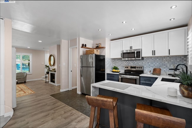 Photo - 810 Oak Grove Rd