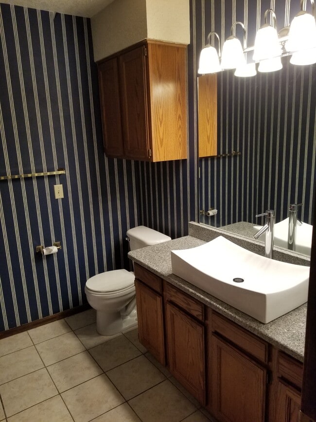 Guest bathroom - 3200 W Britton Rd Unit 251