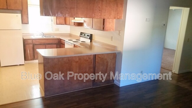 Photo - 985 Salem St Unit #6