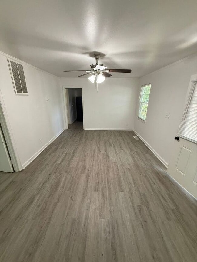 Photo - 605 Betty St