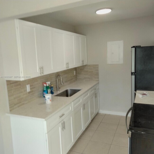 Photo - 405 SW 13th Pl Unidad 102