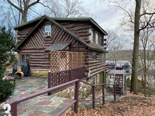 Photo - 3 Kushaqua Trail N