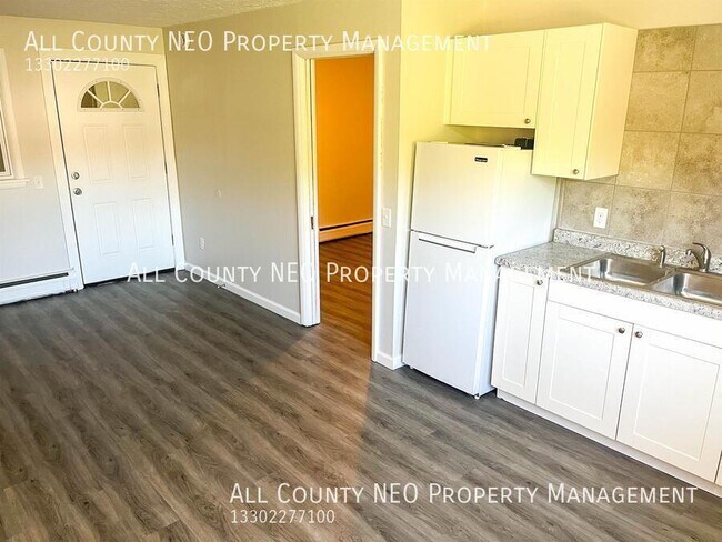 Photo - 2116 Market Ave N Unit 2