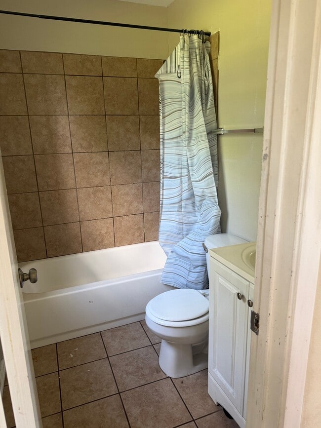 Photo - 750 Bonham St Unidad 20