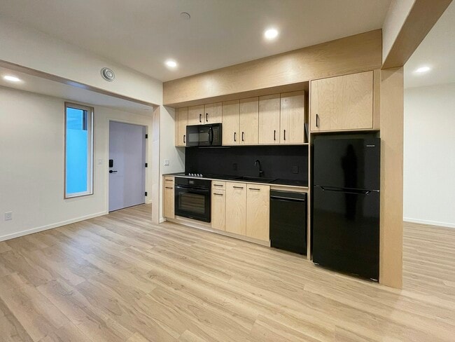 Photo - 1614 6th Ave Unit 203