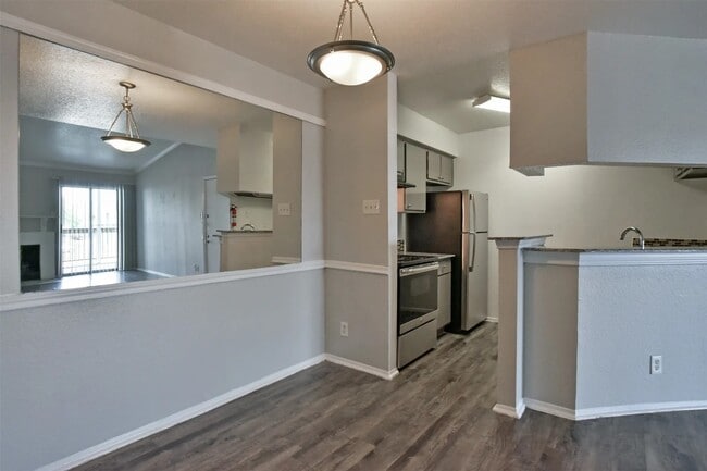 Building Photo - 2700 S Dairy Ashford Rd Unit 502C