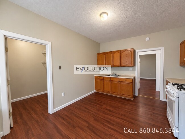 155-157-157 Seymour St Unit FL1