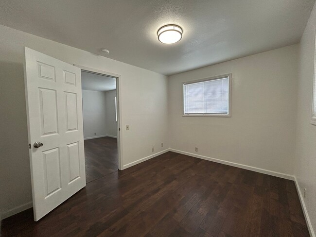 Photo - 431 W 7th St Apartment Unit #1