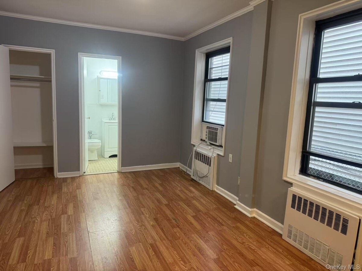 Photo - 30-98 Crescent St Unidad 2A