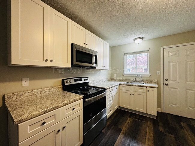 Photo - 289 Pine Ave