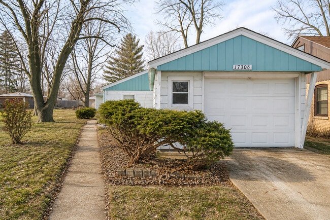 Photo - 17306 Holmes Ave