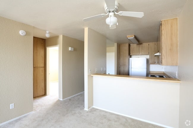 2 BR, 2 BA - 900 SF
