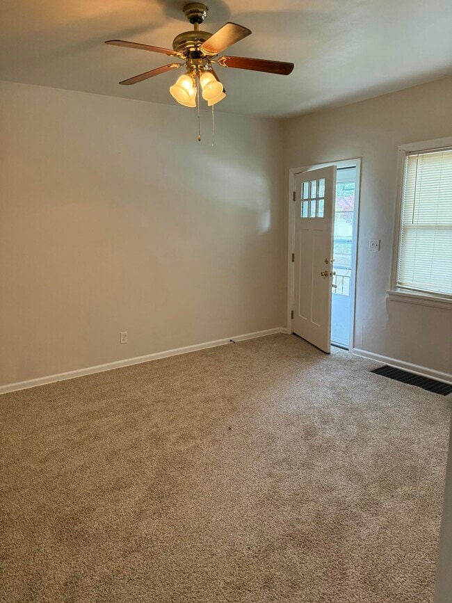 Photo - 3107 53rd St