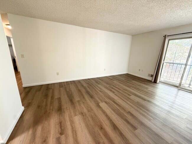 Photo - 11 Colonial Ct Unit 11