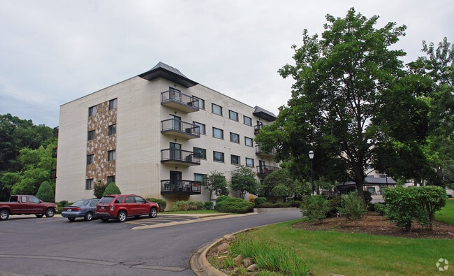 Photo - Forest Villa Condominiums